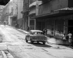 Morning light and morning life in the streets of La Habana