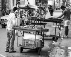 Small market in the streets of La Habana