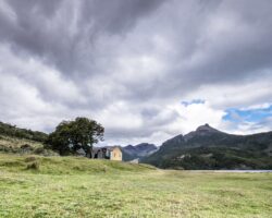 Remains of a solitary past - Restes d'un passé isolé