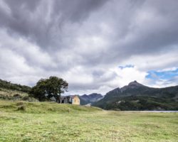 Remains of a solitary past - Restes d'un passé isolé