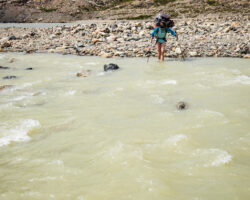 45 minutes before la Playita the creek is strong and pretty deep - 45 minutes avant la Playita le torrent est fort et profond.