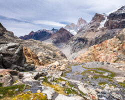 Cerro Fitz Roy finally out of the clouds - Le Cerro Fitz Roy sortant enfin des nuages.