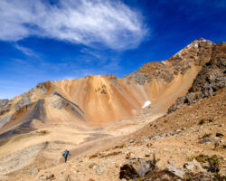 Near Velilina Pass with the Rosario peak on the back